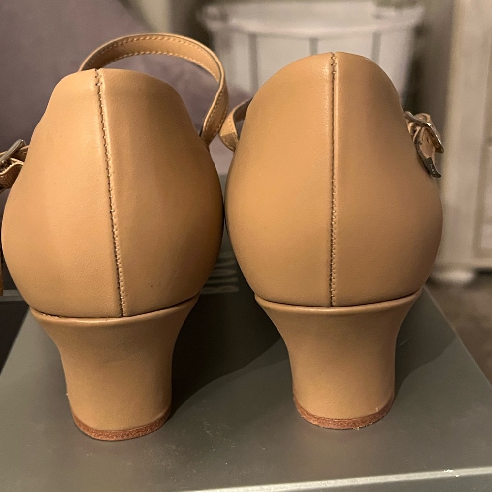 Bloch Tan Ladies Broadway-Lo Character Shoes. Size 9M. - Picture 3 of 8